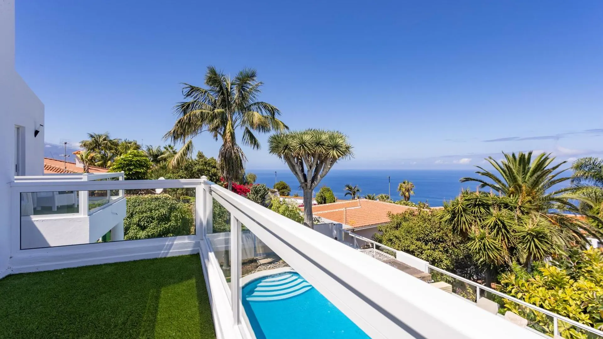 Holiday home Fantastic Home With Amazing Sea Views Puntillo Del Sol Spain